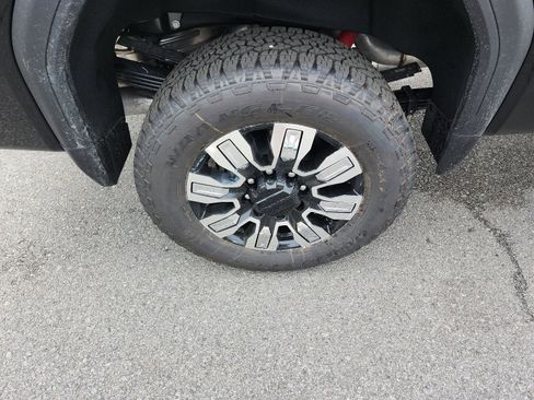 New 2026 GMC Sierra 3500 Denali w/ Denali Reserve Package image 4