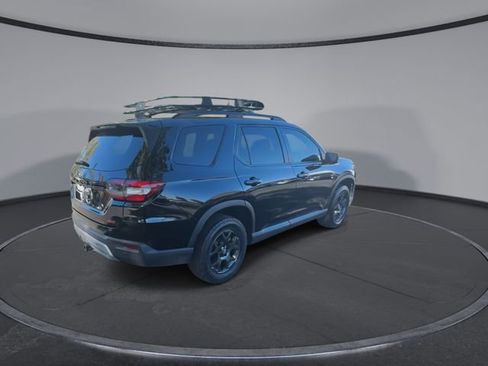 Used 2023 Honda Pilot TrailSport image 16