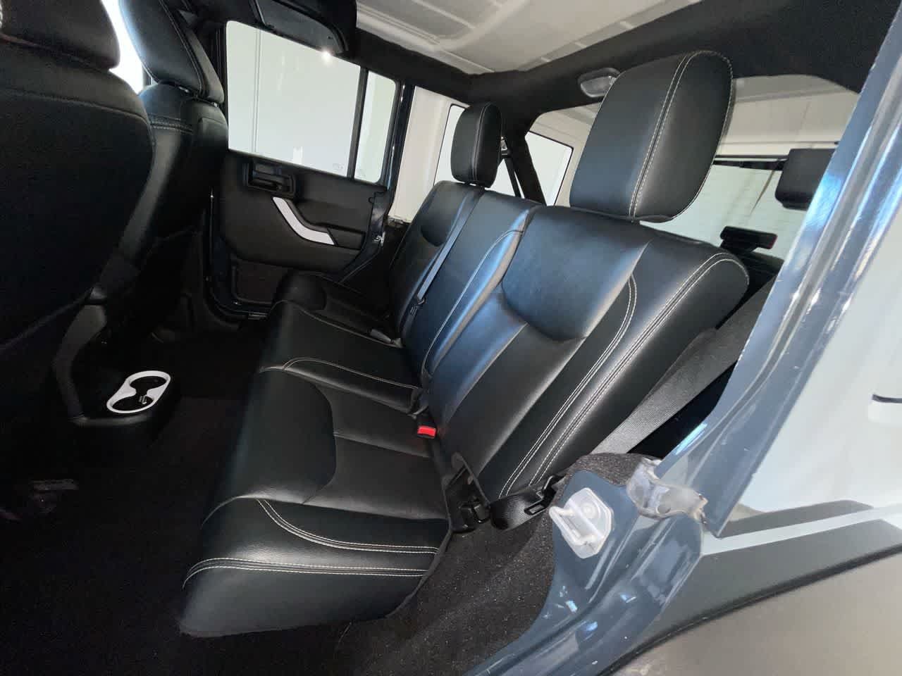Used 2016 Jeep Wrangler Unlimited Sahara AWD/4WD image 23