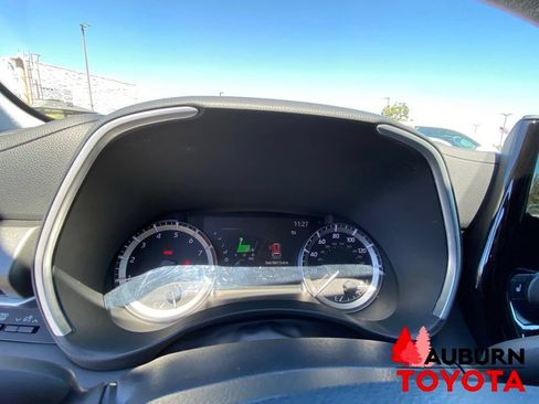 Used 2023 Toyota Highlander XLE AWD/4WD image 44