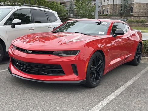Used 2018 Chevrolet Camaro LT RWD image 2