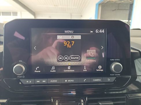Used 2022 Nissan Pathfinder SV FWD image 28