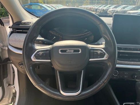 Used 2022 Jeep Compass Latitude image 33