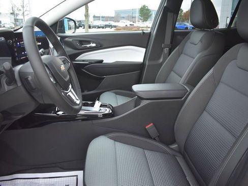 New 2026 Chevrolet Trax LT w/ Sunroof Package image 14