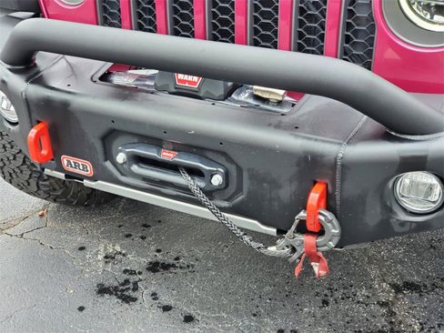 Used 2021 Jeep Wrangler Unlimited Rubicon w/ Xtreme Recon 35" Tire Package image 9