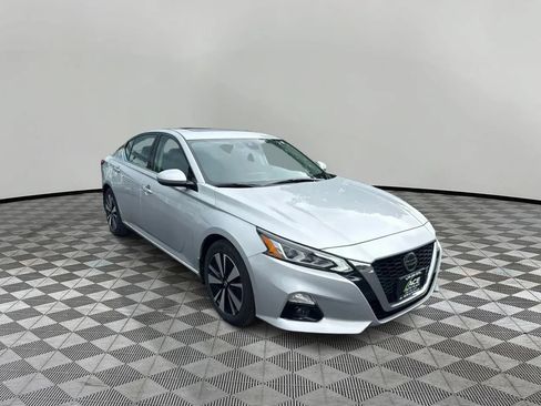 Used 2019 Nissan Altima 2.5 SV FWD image 1