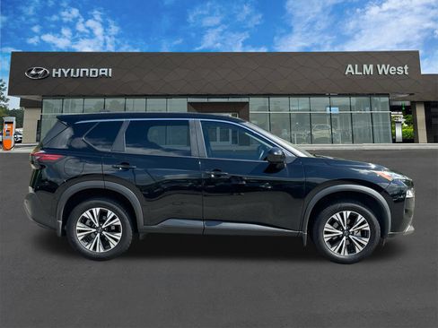 Used 2023 Nissan Rogue SV FWD image 4