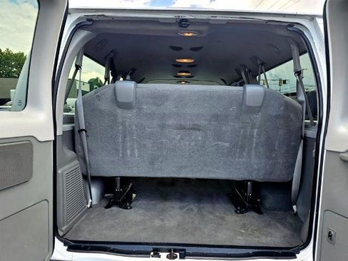 Used 2011 Ford E-350 and Econoline 350 XLT image 34