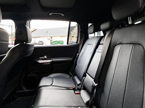 Used 2020 Mercedes-Benz GLB 250 4MATIC w/ Premium Package image 26
