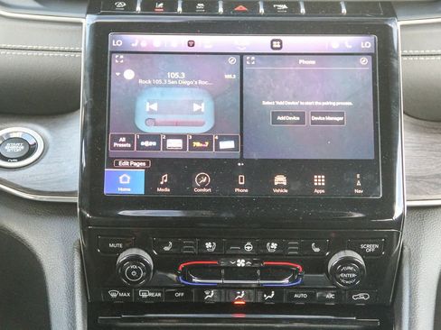 Used 2024 Jeep Grand Cherokee Overland w/ Trailer Tow Package image 12