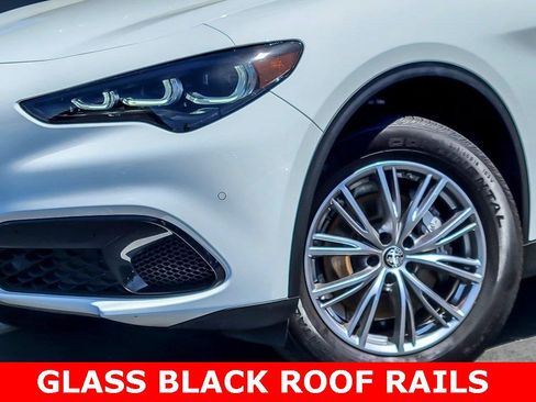 Used 2024 Alfa Romeo Stelvio Sprint image 3