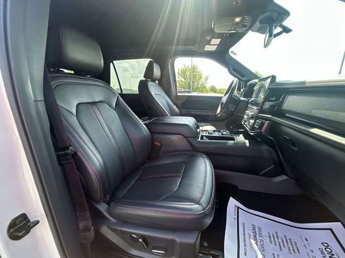 Used 2024 Ford Expedition Limited AWD/4WD image 32