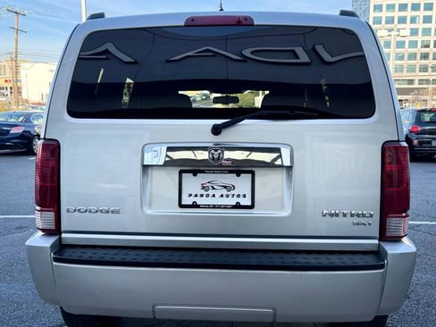 Used 2011 Dodge Nitro SXT image 6