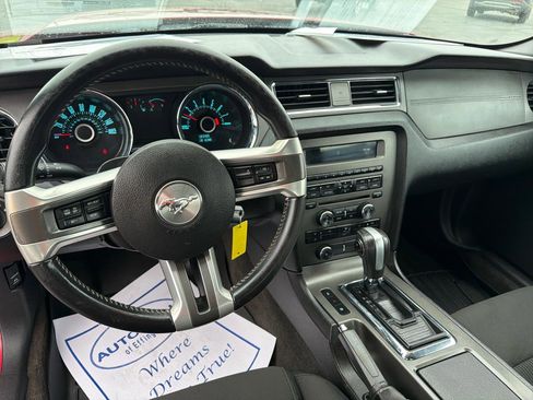 Used 2013 Ford Mustang 2dr Conv V6 image 9