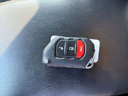 Used 2022 Jeep Wrangler Unlimited Sahara image 34