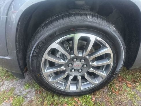 Used 2021 GMC Acadia Denali w/ Denali Ultimate Package image 6