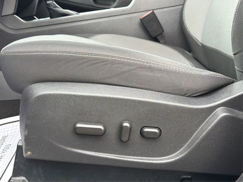 Used 2018 Ford Escape SE image 25