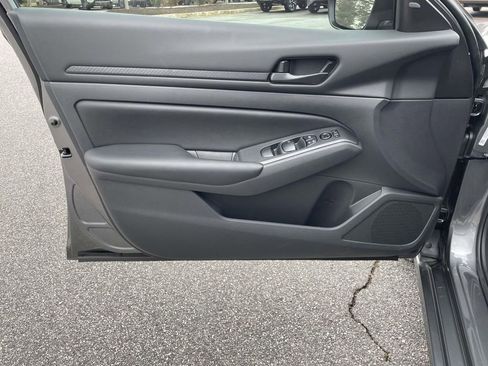 Used 2025 Nissan Altima 2.5 S image 12