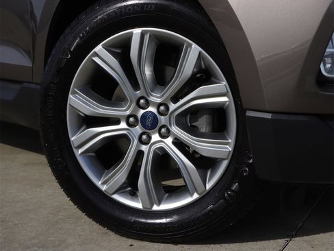 Used 2019 Ford Edge Titanium w/ Cargo Accessory Package image 39