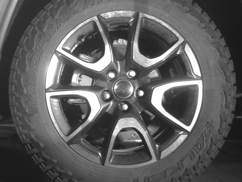 Used 2025 Jeep Compass Trailhawk AWD/4WD image 14