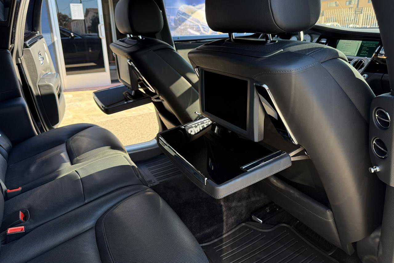 Used 2016 Rolls-Royce Ghost RWD image 28