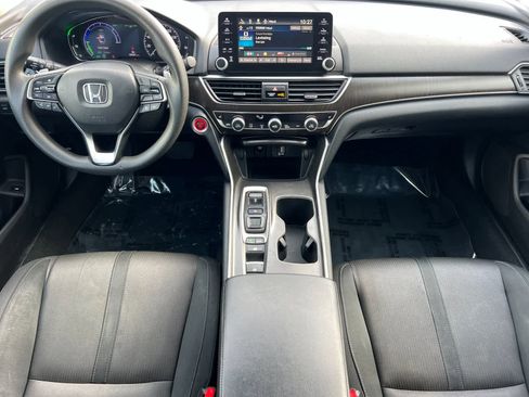Used 2018 Honda Accord EX image 3
