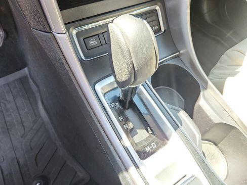 Used 2022 Subaru Ascent Limited w/ Technology Package image 17