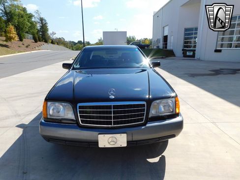 Used 1992 Mercedes-Benz 300 SE image 3