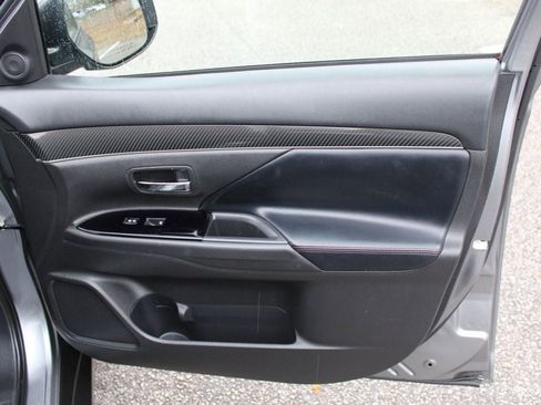 Used 2020 Mitsubishi Outlander LE image 26