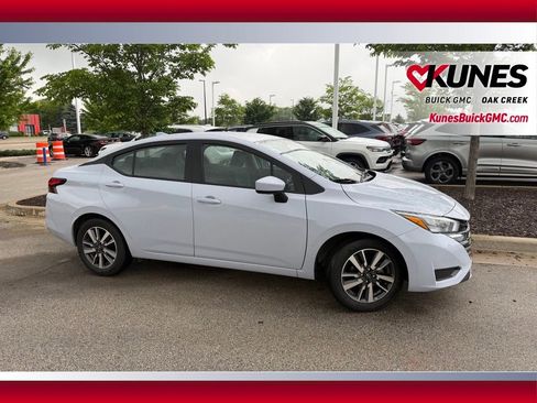 Used 2025 Nissan Versa SV FWD image 4