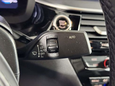 Used 2023 BMW M550i xDrive w/ Dynamic Handling Package image 24