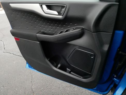 Used 2020 Ford Escape SE Sport image 28