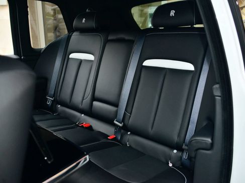 Certified 2023 Rolls-Royce Cullinan w/ Technology Package AWD/4WD image 8