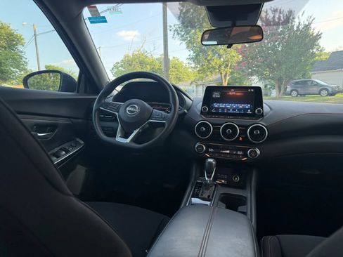 Used 2025 Nissan Sentra SR FWD image 15
