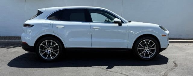 Used 2025 Porsche Cayenne AWD/4WD image 8