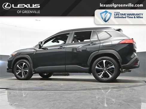 Used 2024 Toyota Corolla Cross XSE image 40