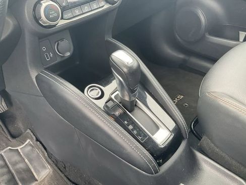 Used 2020 Nissan Kicks SR FWD image 24