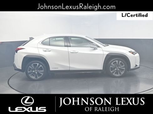 Certified 2022 Lexus UX 250h w/ Accessory Package (Z2) image 6
