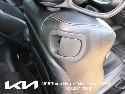 Used 2022 Dodge Challenger R/T Scat Pack RWD image 18