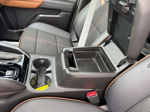 Used 2024 GMC Canyon AT4 w/ Technology Package image 28