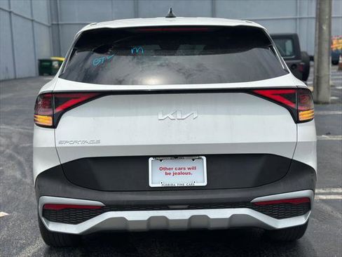 Used 2025 Kia Sportage LX FWD image 6