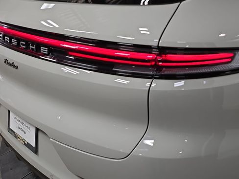 New 2025 Porsche Cayenne Turbo image 30