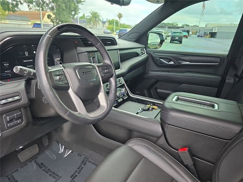 Used 2023 GMC Yukon XL Denali w/ Denali Reserve Package RWD image 22