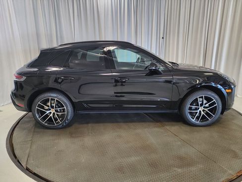 Certified 2025 Porsche Macan image 35
