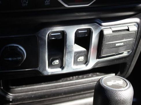 Used 2022 Jeep Wrangler Sport S image 9