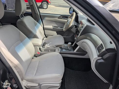 Used 2013 Subaru Forester 2.5X Premium w/ All-Weather Pkg AWD/4WD image 17