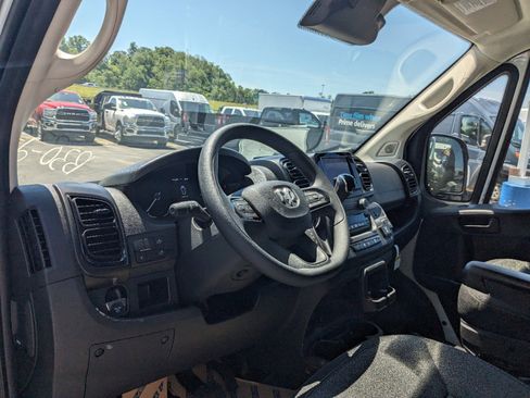 New 2024 RAM ProMaster 2500 w/ Convenience Group image 23