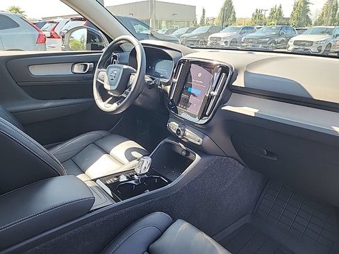 Certified 2026 Volvo XC40 B5 Plus AWD/4WD image 20