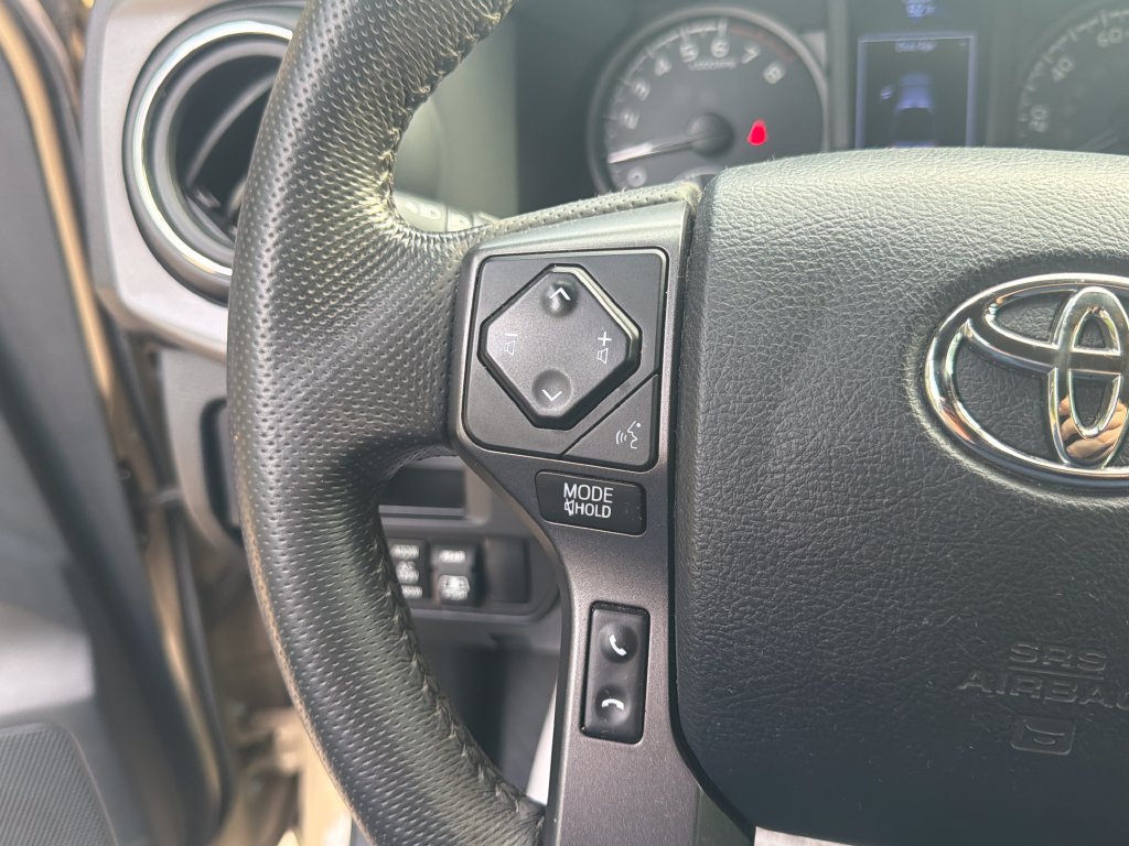 Used 2017 Toyota Tacoma TRD Off-Road w/ Tow Package (A/T) AWD/4WD image 18