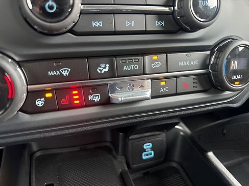 Used 2025 Ford Bronco Badlands image 20